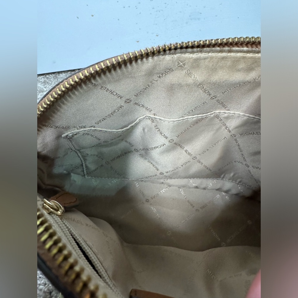 Michael Kors Jet Set Travel Tan Leather Dome Crossbody - Picture 14 of 14